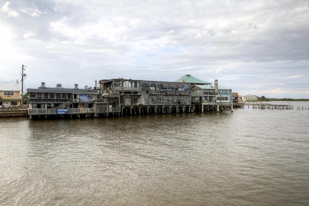 Villa Waterfront Duplex With Dock And Views Near Town! Cedar Key Exterior foto